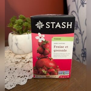 3/$12💚Stash Strawberry Pomegranate Tea